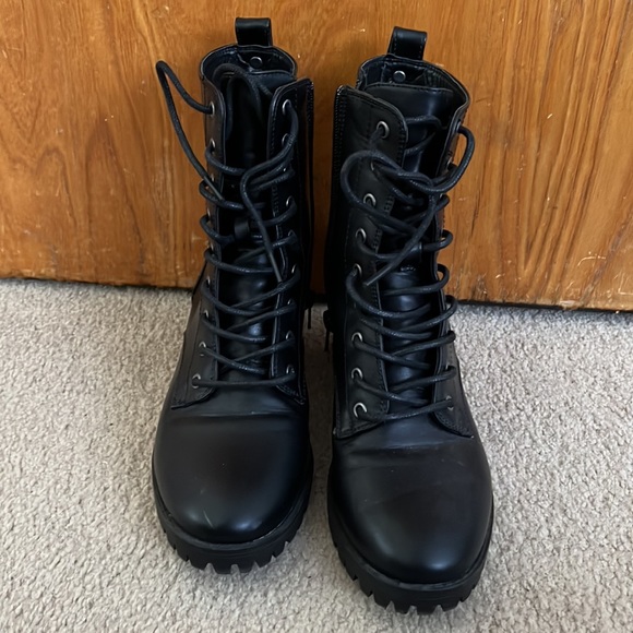 7.5 Black Combat Boots - Picture 3 of 4